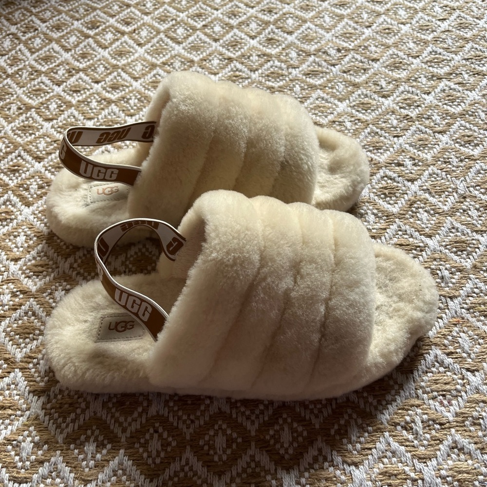 ugg creme fluff yeah slides slippers